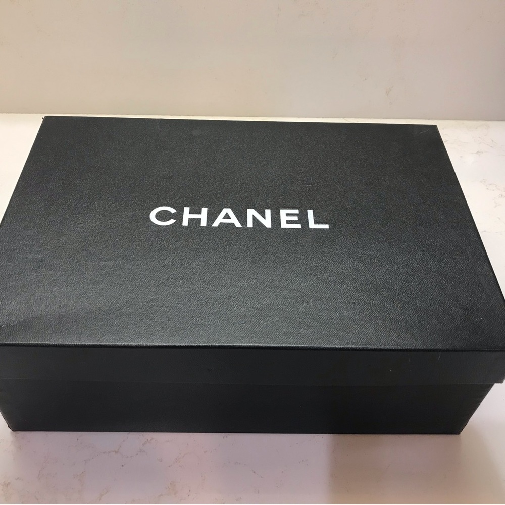 CHANEL Black and Beige Heels with Classic Cap Toe - Picture 9 of 10